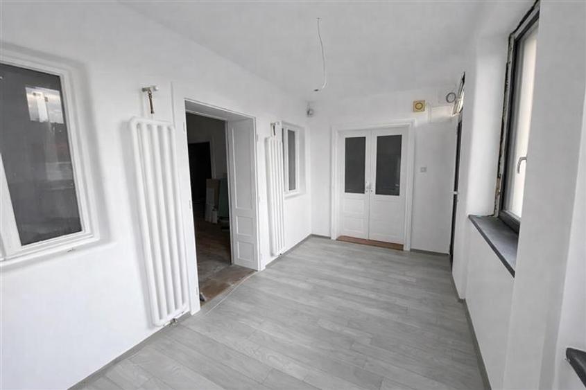 Casă individuală cu 3 camere cu Teren 680 Mp în Toplița