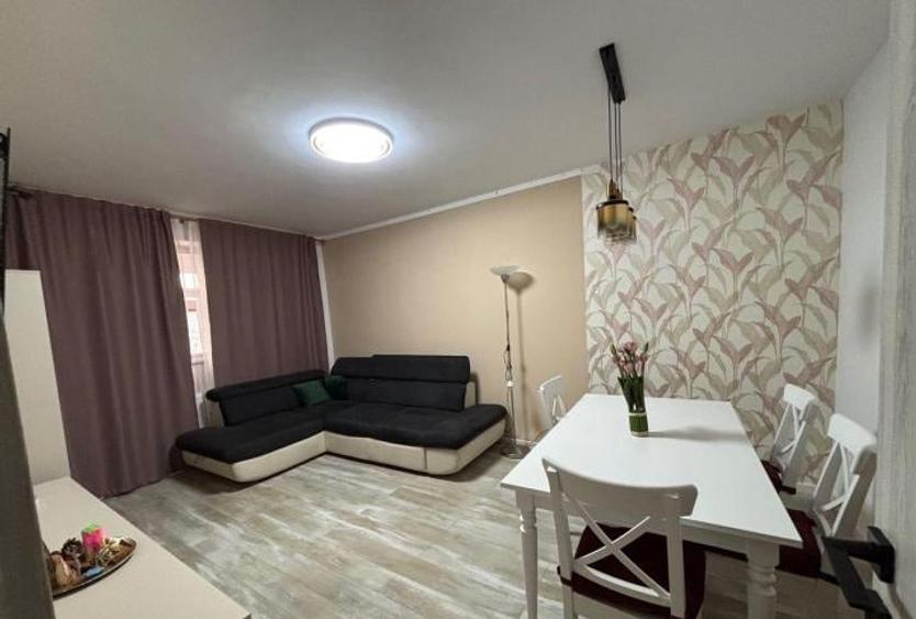 Apartament cu 3 camere semidecomandat în Drumul Taberei