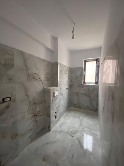 Apartament cu 2 camere semidecomandat în Girocului