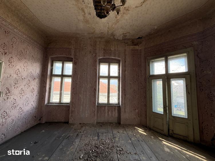 Apartament cu 5 camere în Traian