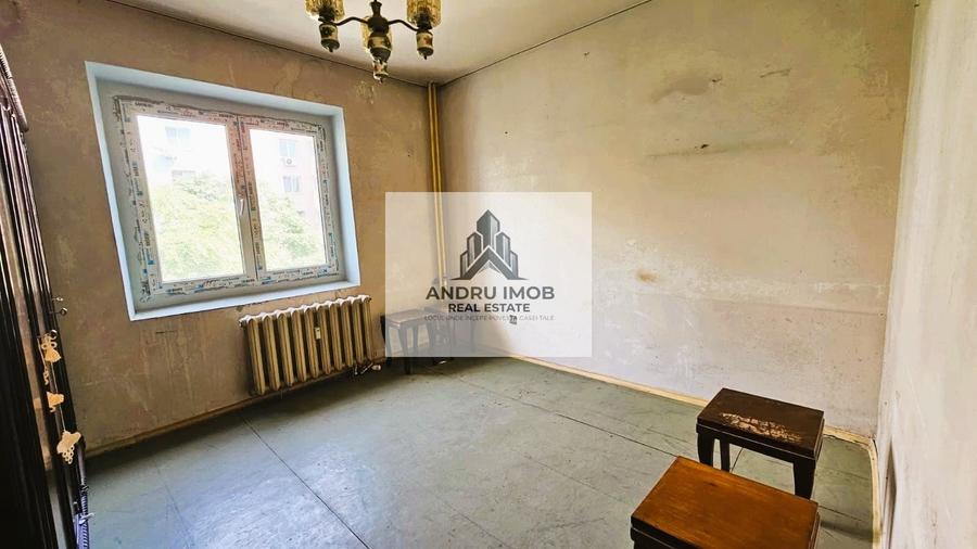 Apartament cu 3 camere decomandat în Dristor