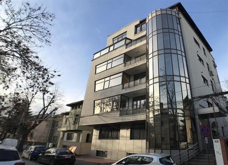 Birou, de 198 mp, în Casin
