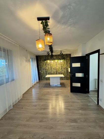 Apartament cu 2 camere decomandat în Jiului