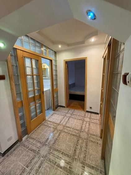 Apartament cu 3 camere decomandat în Moara de foc