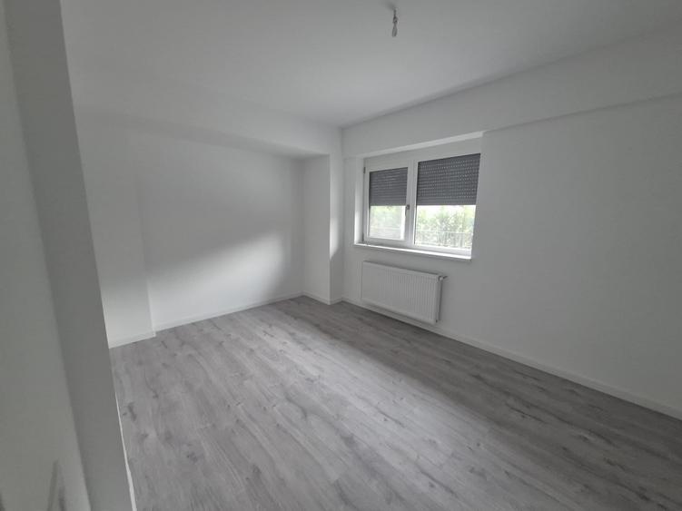 Apartament cu 2 camere decomandat în Nicolina