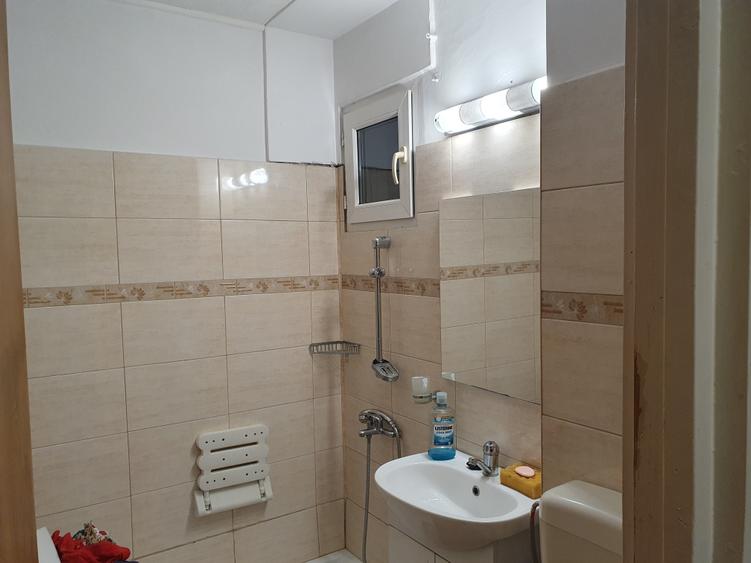 Apartament cu 2 camere decomandat în Drumul Taberei