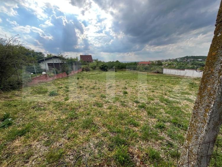 Teren Construcții intravilan de 2063 mp, în Nord