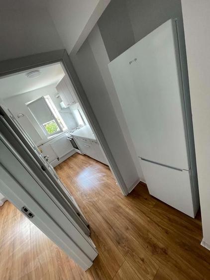 Apartament cu 3 camere decomandat în Exterior Vest
