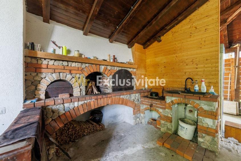 Casă individuală cu 6 camere cu Canalizare în Bascov