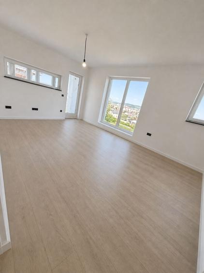 Casă individuală cu 4 camere cu Teren 600 Mp în Cetate