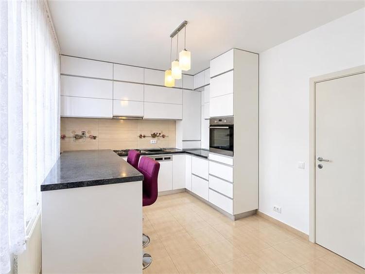 Duplex cu 4 camere cu Canalizare în Rediu