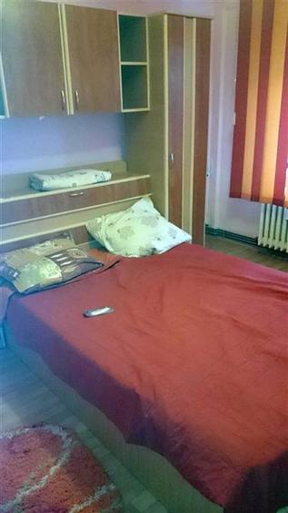 Apartament cu 3 camere decomandat, mobilat în Mircea cel Bătrân
