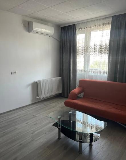 Apartament cu 2 camere semidecomandat, mobilat în Berceni