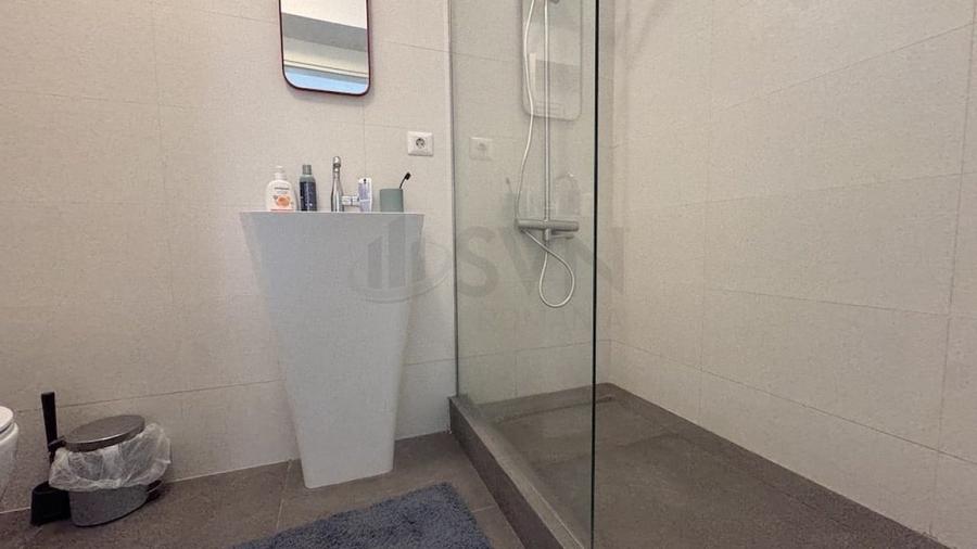 Apartament cu 3 camere decomandat, mobilat în Sisești