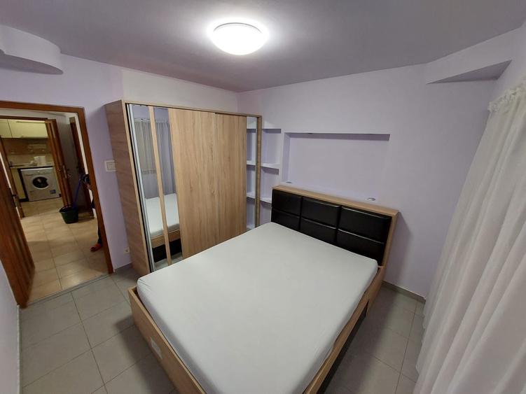 Apartament cu 2 camere decomandat în Bucur Obor