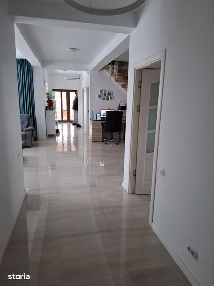 Casă cu 7 camere cu Teren 516 Mp în Cumpăna