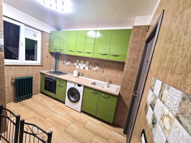 Apartament cu 3 camere decomandat în Dristor
