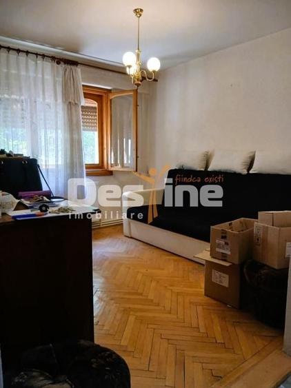 Apartament cu 3 camere decomandat în Central
