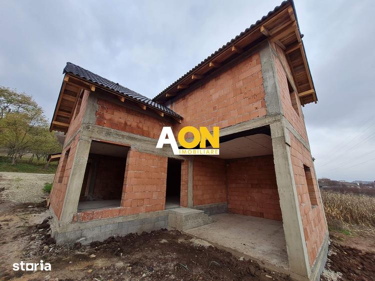 Casă cu 4 camere cu Teren 386 Mp în Micești
