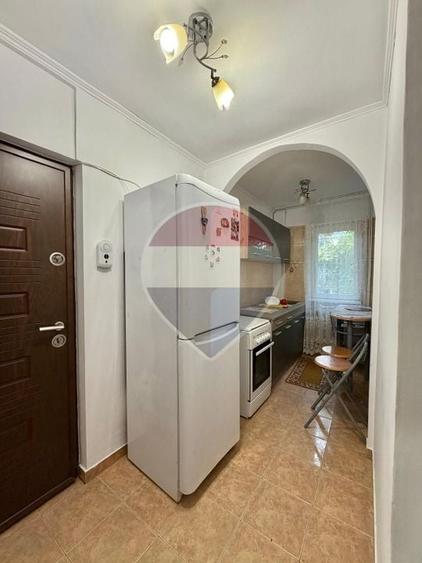 Apartament cu 2 camere semidecomandat, mobilat în Sud