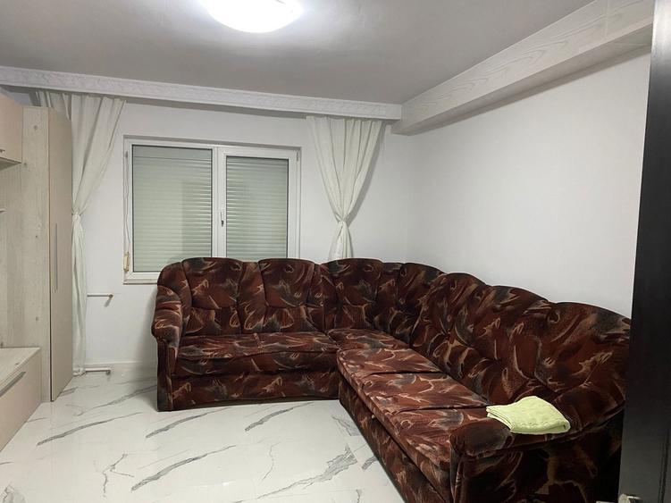 Garsonieră decomandată în Central