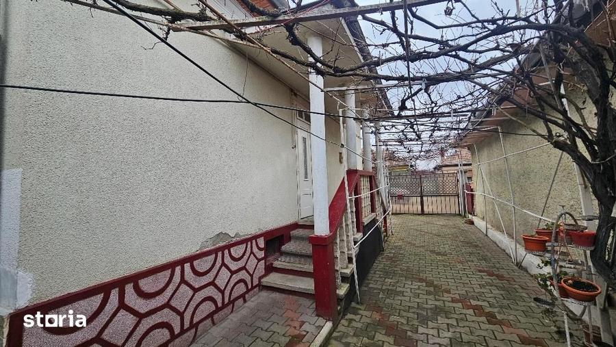Casă cu 3 camere cu Teren 700 Mp în Central