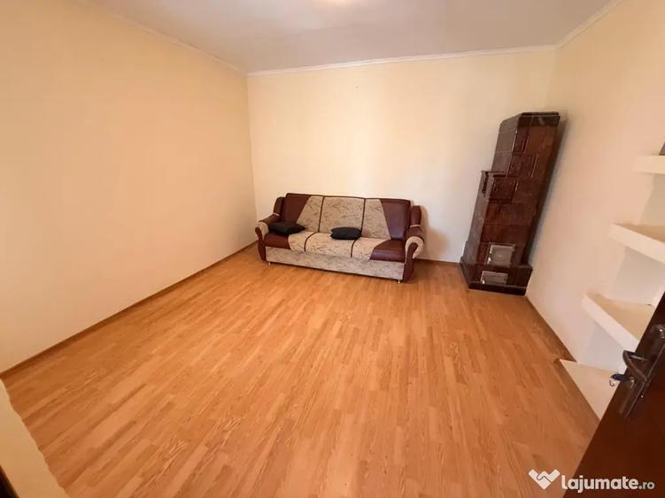 Casă cu 5 camere cu Teren 2146 Mp în Lerești
