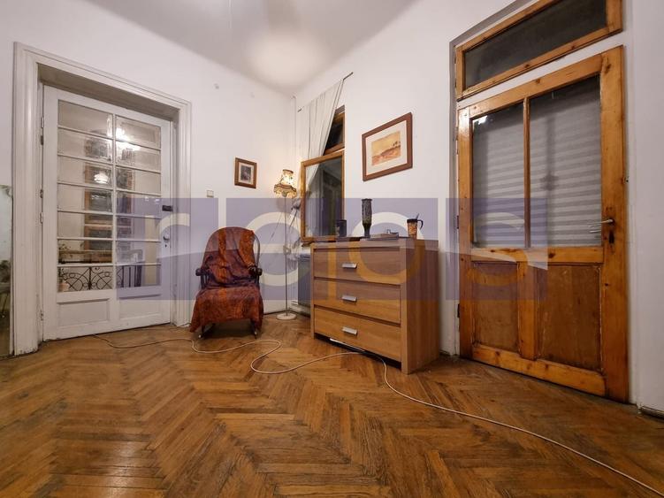 Casă cu 9 camere cu Canalizare în Unirii