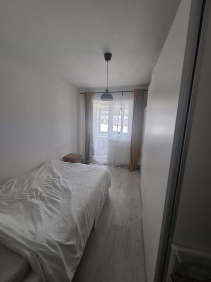 Apartament cu 2 camere decomandat în Roșu