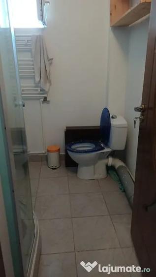 Casă cu 4 camere cu Teren 200 Mp în Apărătorii Patriei