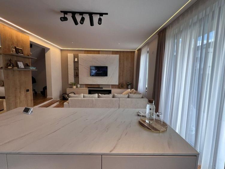 Duplex cu 6 camere cu Teren 280 Mp în Nord