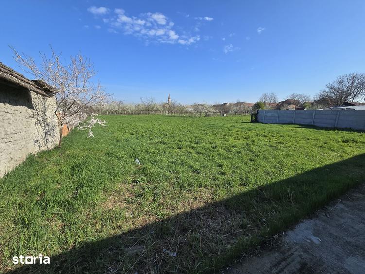 Casă cu 7 camere cu Teren 1775 Mp în Zădăreni