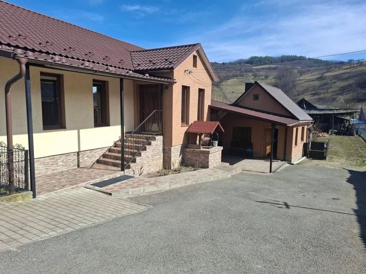 Casă cu 3 camere cu Teren 2000 Mp în Rusu de Sus