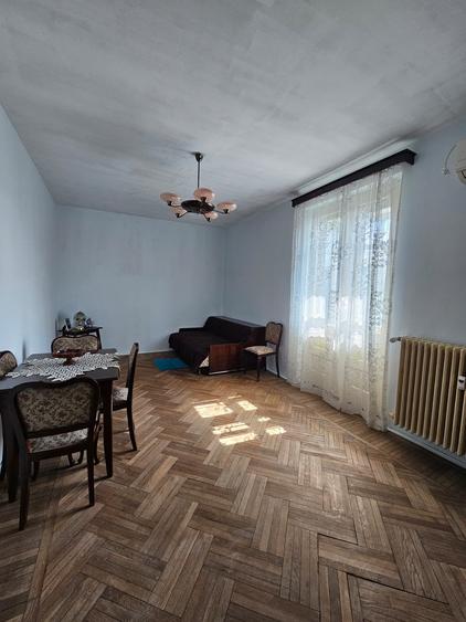 Apartament cu 2 camere decomandat în Drumul Taberei