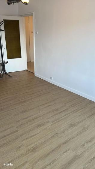 Apartament cu 3 camere decomandat în Dristor