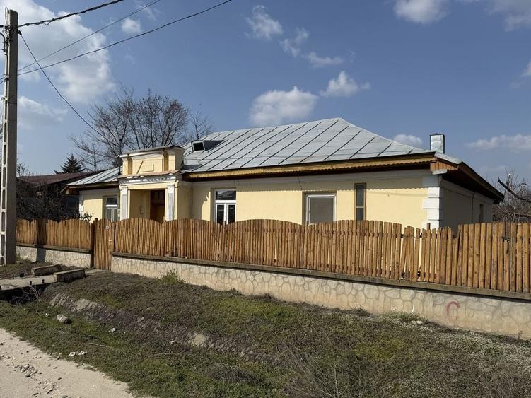 Casă cu 4 camere în Piatra