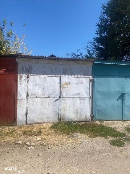 Apartament cu 2 camere decomandat în Botizului