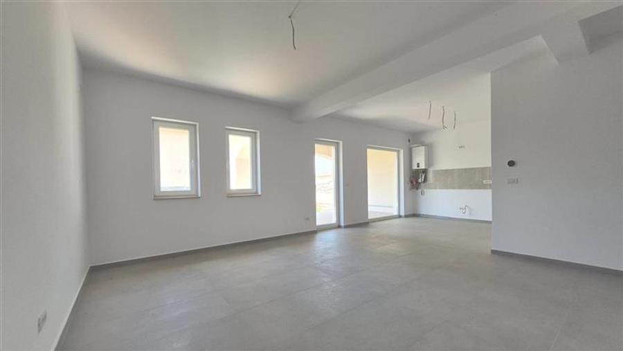Duplex cu 4 camere cu Canalizare în Moșnița Nouă