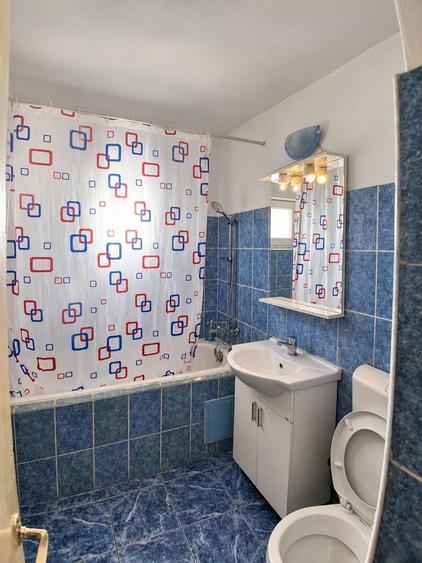 Apartament cu 4 camere decomandat în Sud