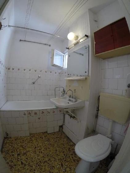 Apartament cu 3 camere semidecomandat în Griviței