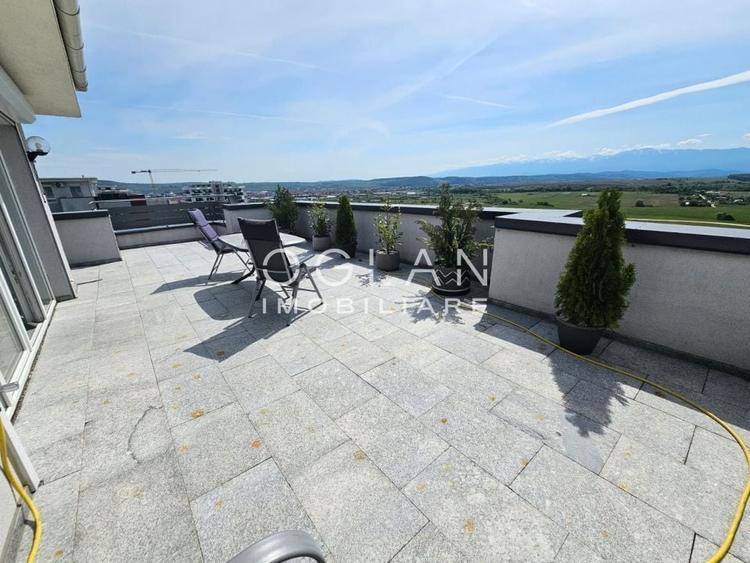 Penthouse cu 3 camere decomandat, mobilat în Șelimbăr
