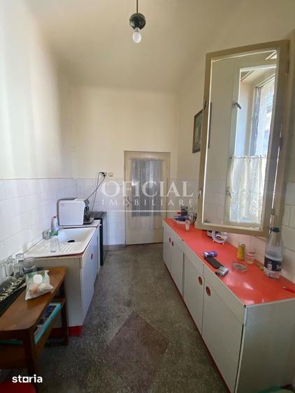 Casă cu 3 camere cu Canalizare în Dâmbul Rotund