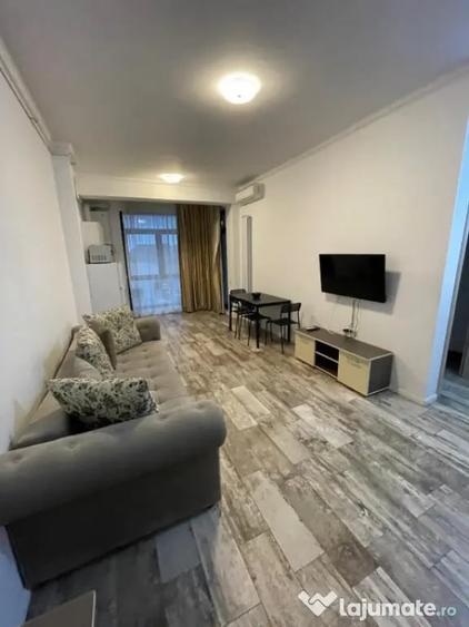 Apartament cu 2 camere semidecomandat în Mamaia