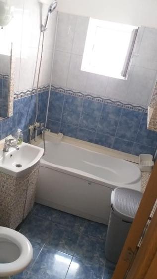 Apartament cu 3 camere semidecomandat în Bicaz