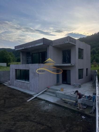 Casă individuală cu 2 camere cu Canalizare în Hăghiac (Dofteana)