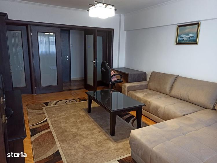 Apartament cu 3 camere decomandat în Ultracentral