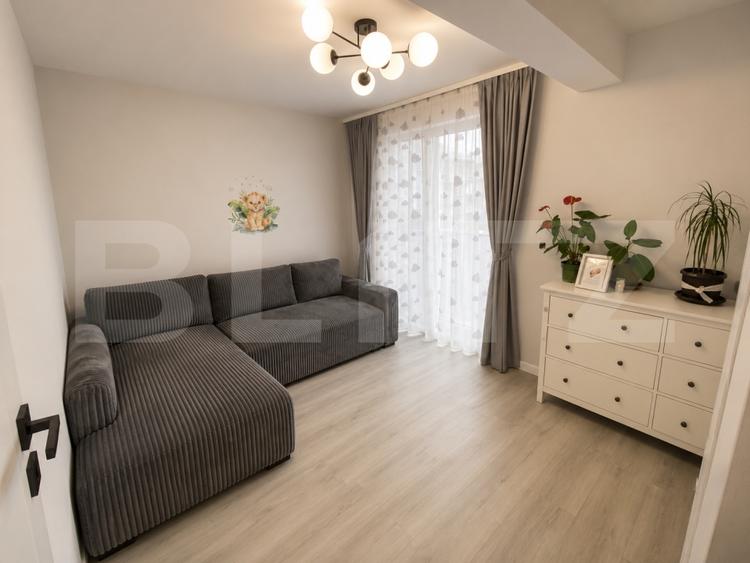 Apartament cu 3 camere semidecomandat, mobilat în Baciu