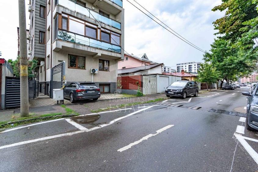 Apartament cu 3 camere decomandat în Chitila