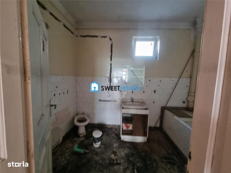 Casă cu 4 camere în Central