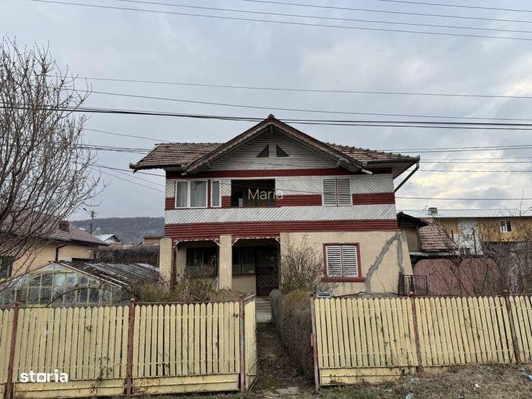 Casa + teren de vanzare